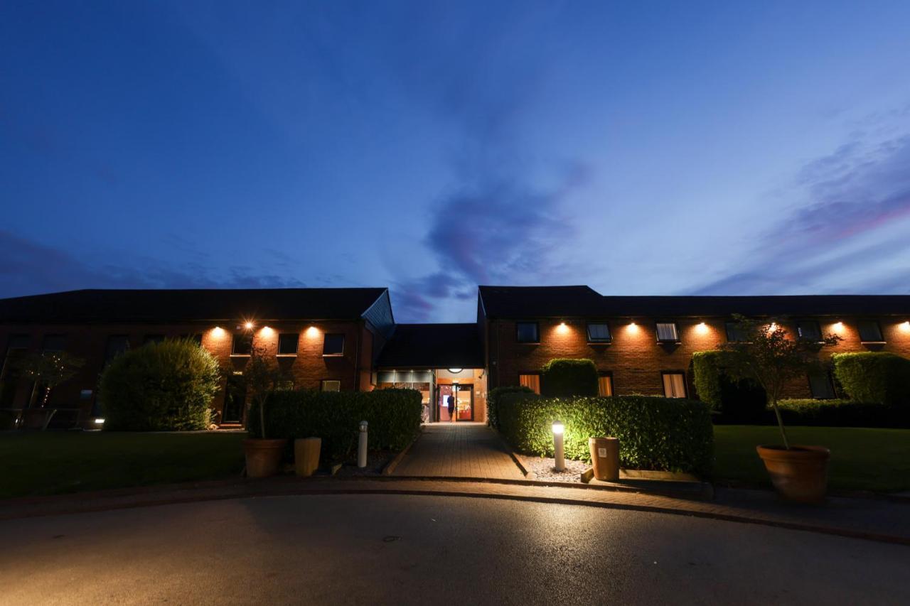 The Waterside Hotel And Leisure Club Manchester Exterior photo
