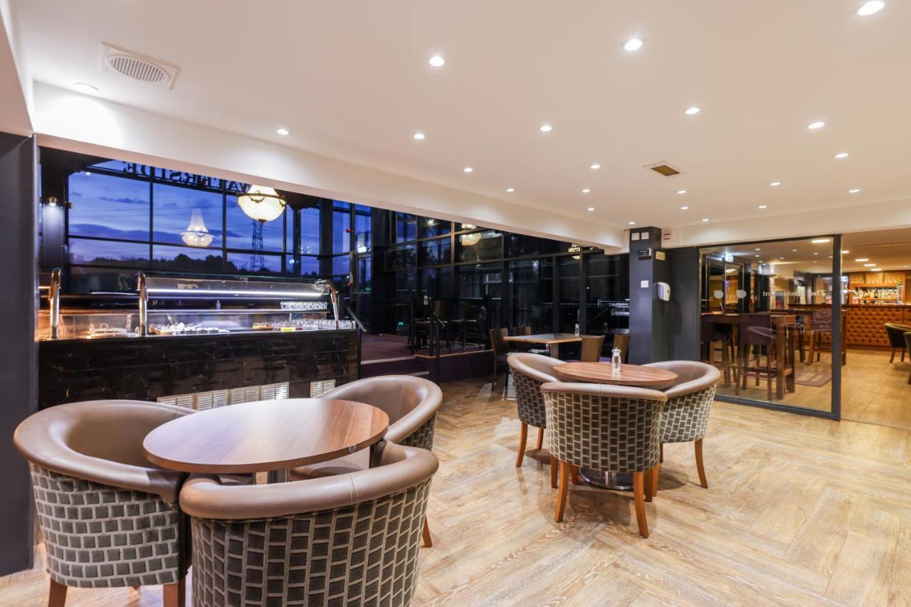 The Waterside Hotel And Leisure Club Manchester Exterior photo